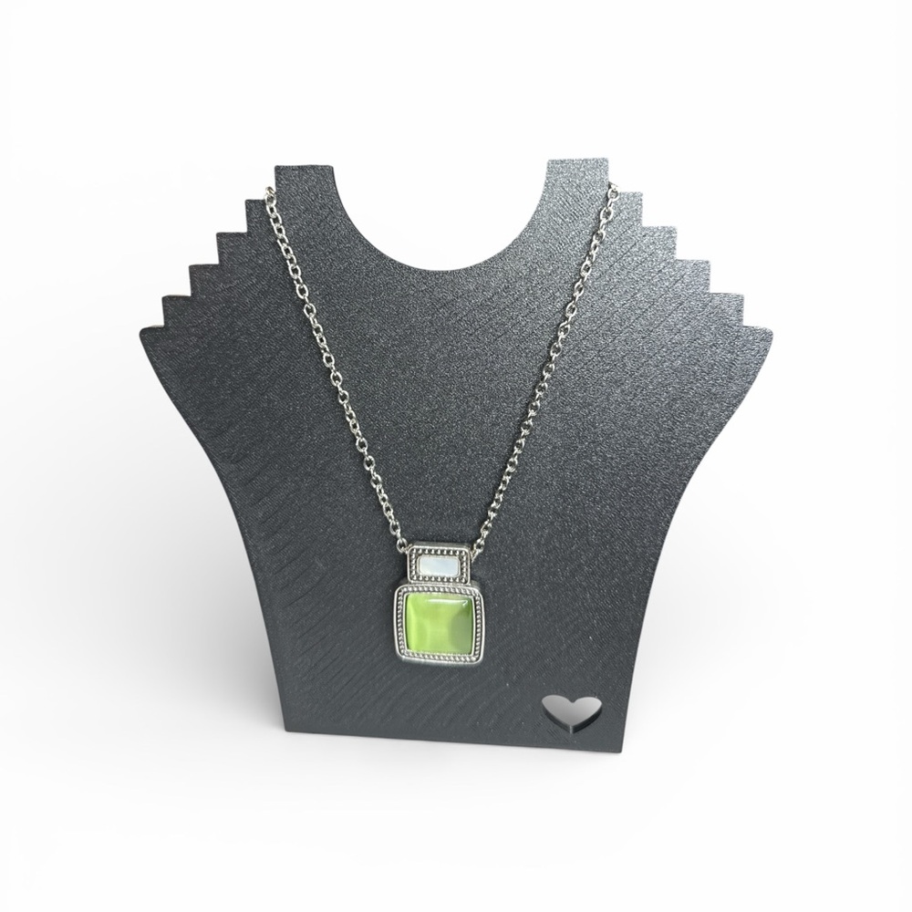 Elegant Silver Necklace with Green Pendant